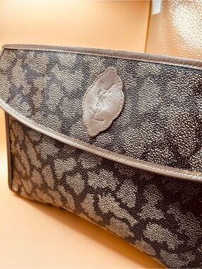 Vintage Yves St Laurent Giraffe Print Envelope Clutch GC